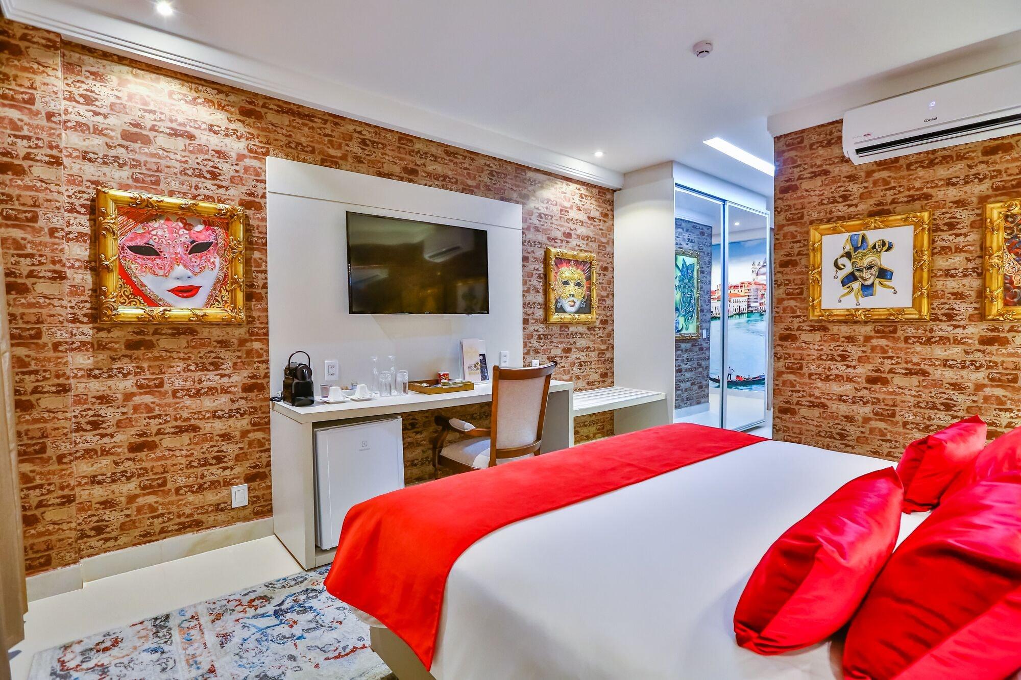 Golden Lis Hotel Boutique Гояния Екстериор снимка A room at the hotel