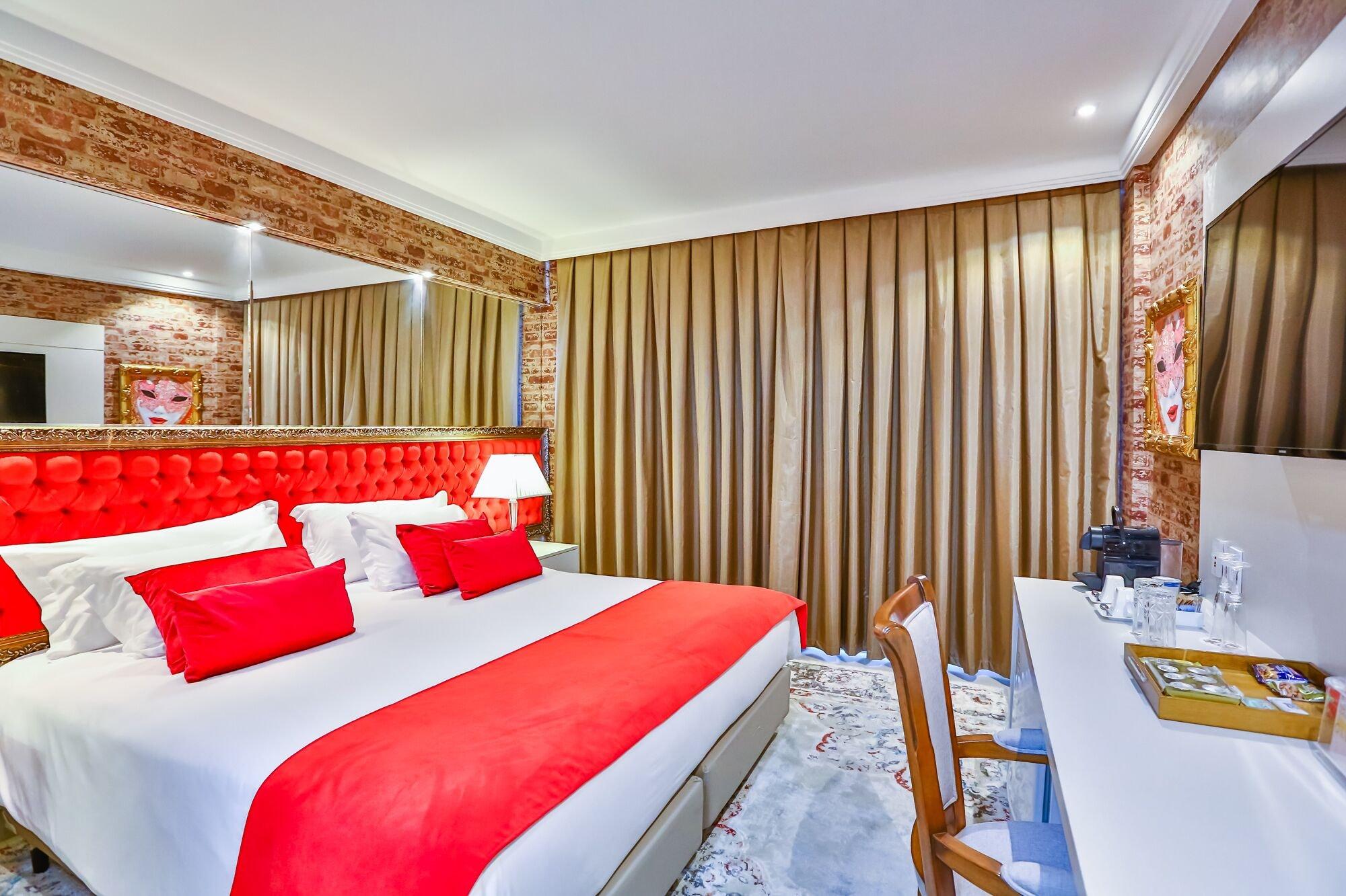 Golden Lis Hotel Boutique Гояния Екстериор снимка A room at the hotel