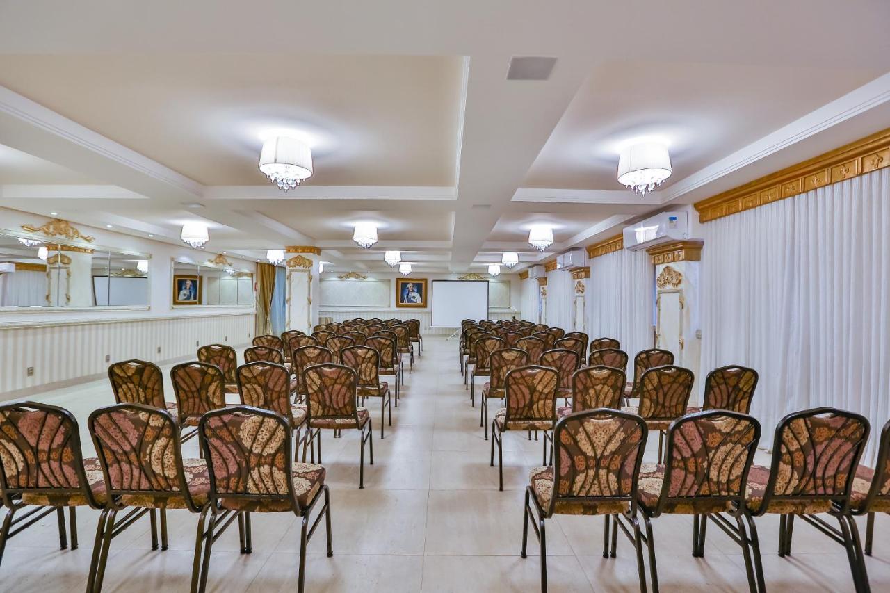 Golden Lis Hotel Boutique Гояния Екстериор снимка The main conference room