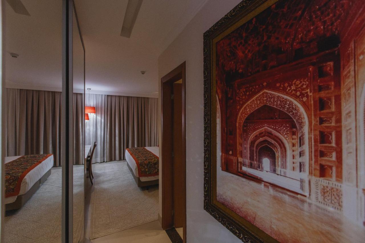 Golden Lis Hotel Boutique Гояния Екстериор снимка A room at the Taj Bengal