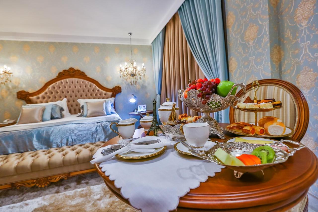 Golden Lis Hotel Boutique Гояния Екстериор снимка A room at the hotel
